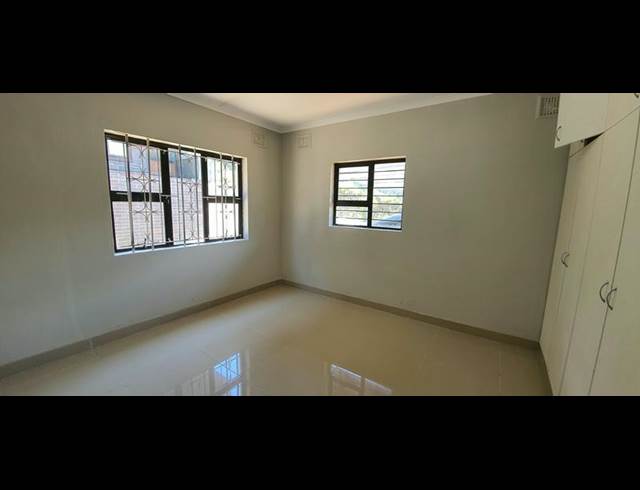 2 BEDROOM PROPERTY TO RENT IN GREENWOOD PARK
