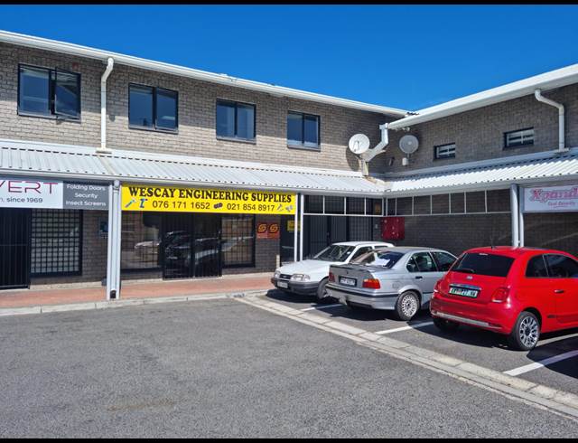100M² WAREHOUSE TO LET IN GANTS PLAZA