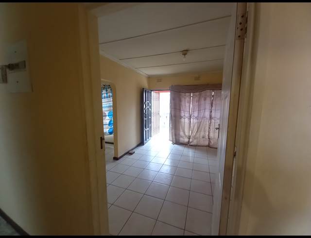 3 BEDROOM HOUSE TO LET IN NGWELEZANA