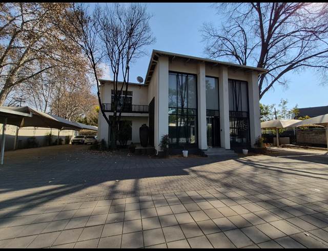 550M² OFFICE TO LET IN ROSEBANK