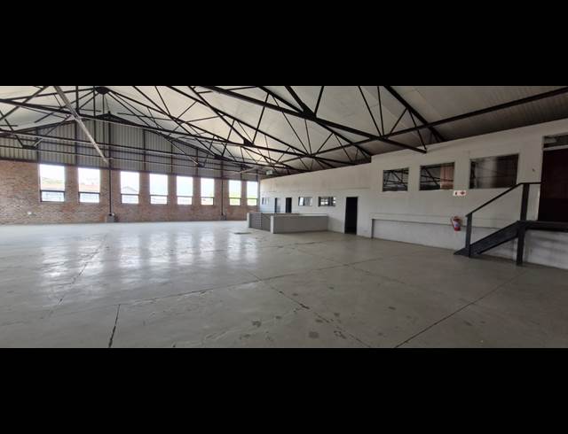 900M² WAREHOUSE TO LET IN SELBY