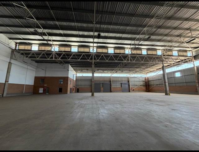 2,276M² WAREHOUSE TO LET IN CLAYVILLE