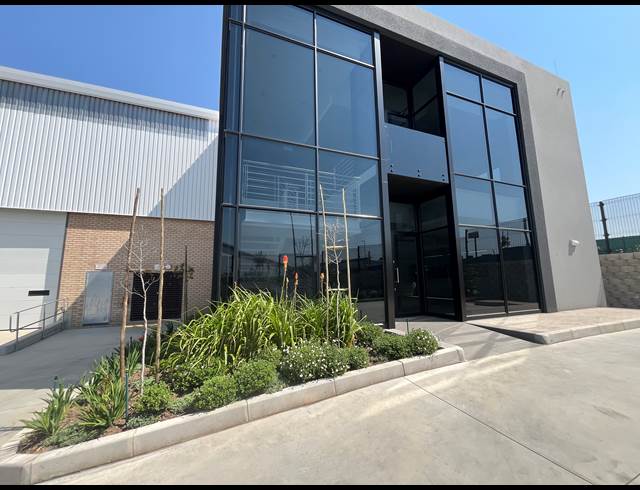 2,208M² WAREHOUSE TO LET IN AIRPORT PARK