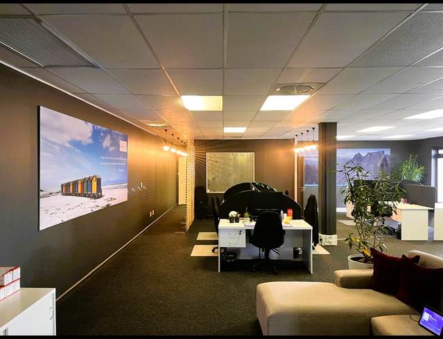 198M² OFFICE TO LET IN WESTLAKE