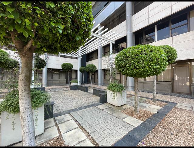 712M² OFFICE TO LET IN SANDTON CENTRAL