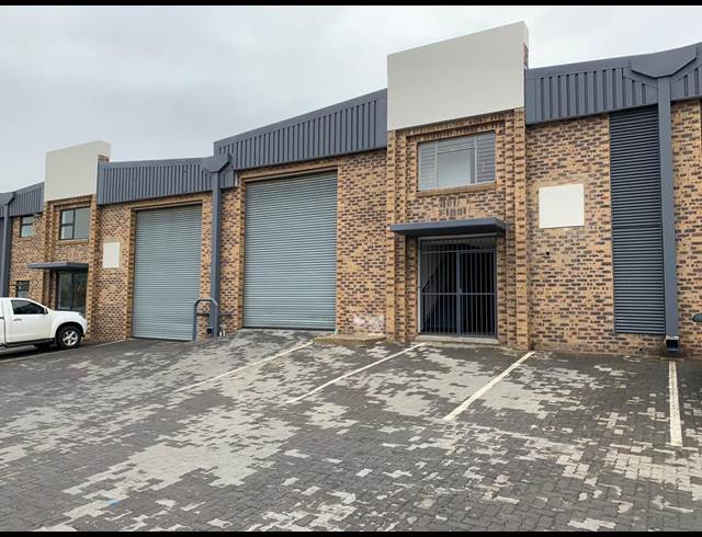 252M² WAREHOUSE TO LET IN LASER PARK