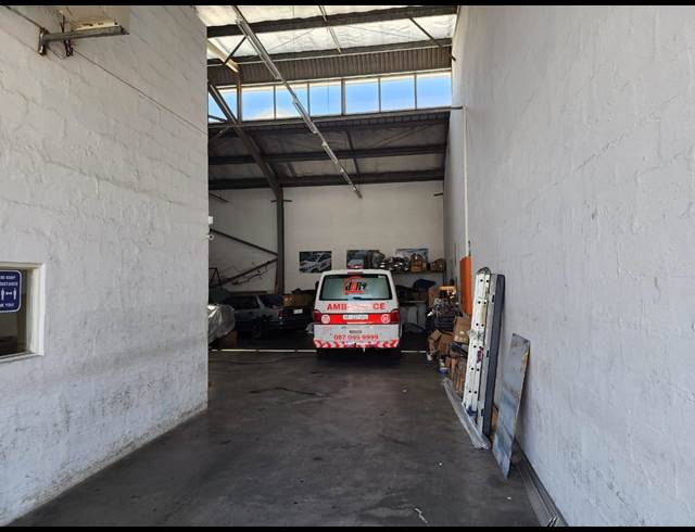 260M² WAREHOUSE TO LET IN SPRINGFIELD