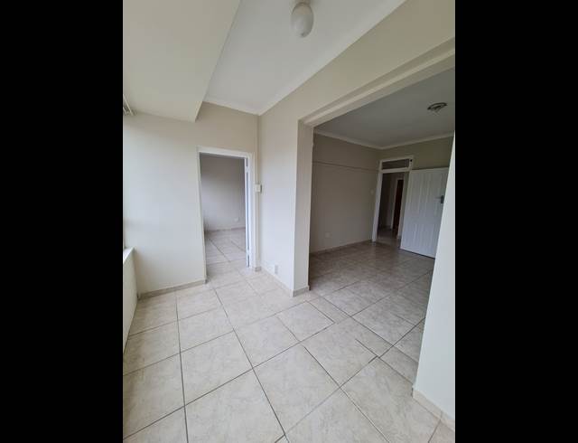 2 bed property to rent in ESSENWOOD