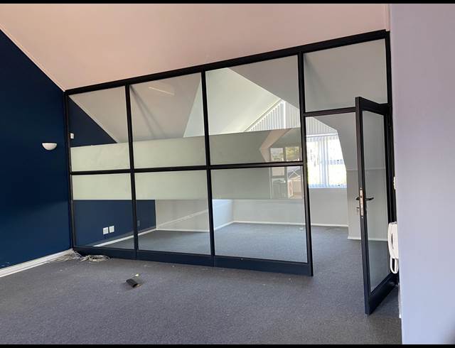 90M² OFFICE TO LET IN WESTLAKE