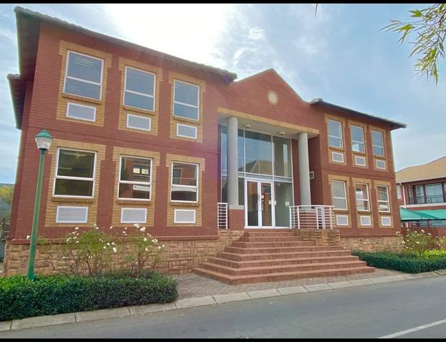 33M² BUILDING TO LET IN FOURWAYS