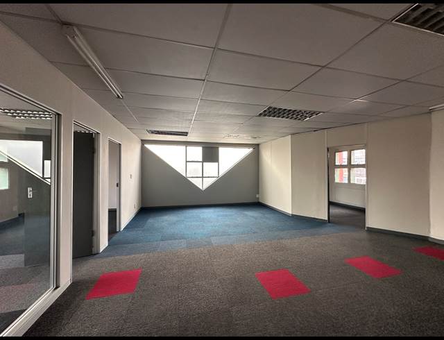 132.30M² OFFICE TO LET IN HIGHVELD BUSINESS PARK