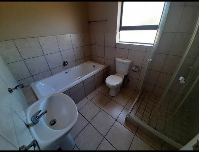 2 BEDROOM PROPERTY TO RENT IN BURGUNDY ESTATE