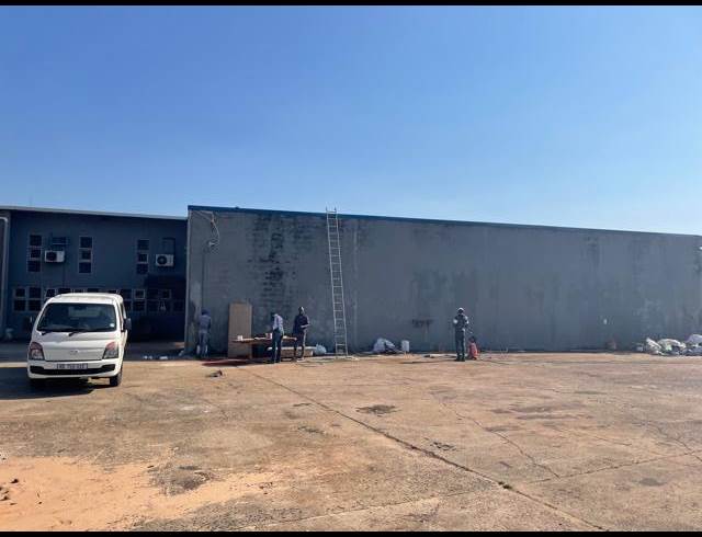 800M² WAREHOUSE TO LET IN PHOENIX INDUSTRIAL