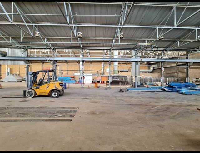 2,412M² WAREHOUSE TO LET IN WADEVILLE