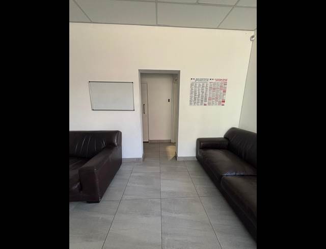 260M² WAREHOUSE TO LET IN BONNIE BRAE