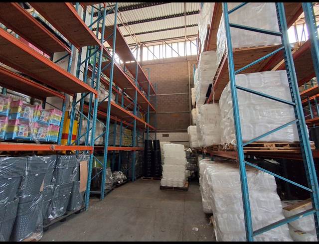 1,900M² WAREHOUSE TO LET IN HERIOTDALE