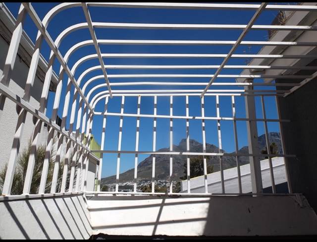 2 bed property to rent in SCHOTSCHE KLOOF