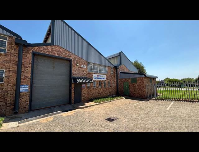 326M² WAREHOUSE TO LET IN ROBERTVILLE