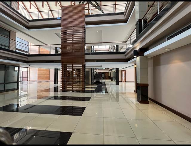 144M² OFFICE TO LET IN IRENE