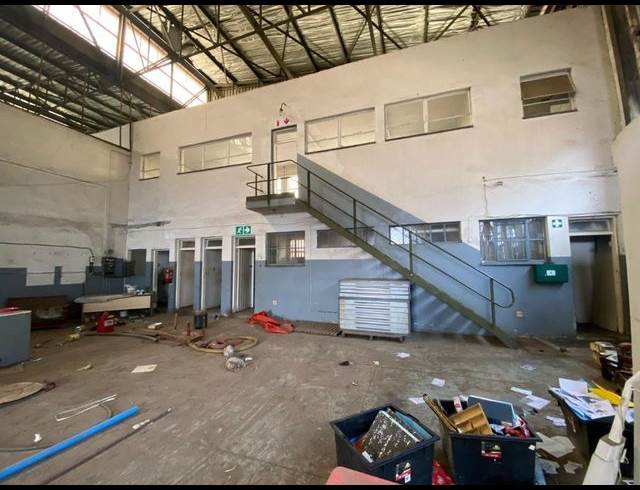 612M² WAREHOUSE TO LET IN LEA GLEN