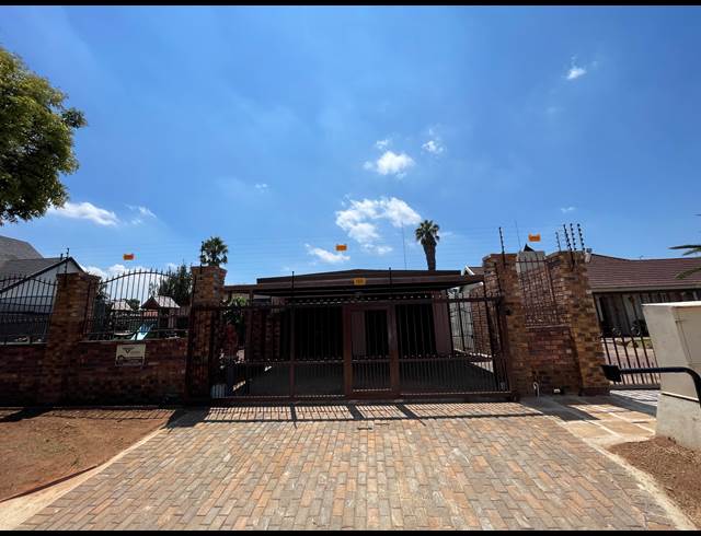 245M² OFFICE TO LET IN PARKRAND