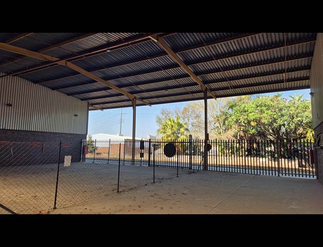 3,204M² WAREHOUSE TO LET IN VINTONIA