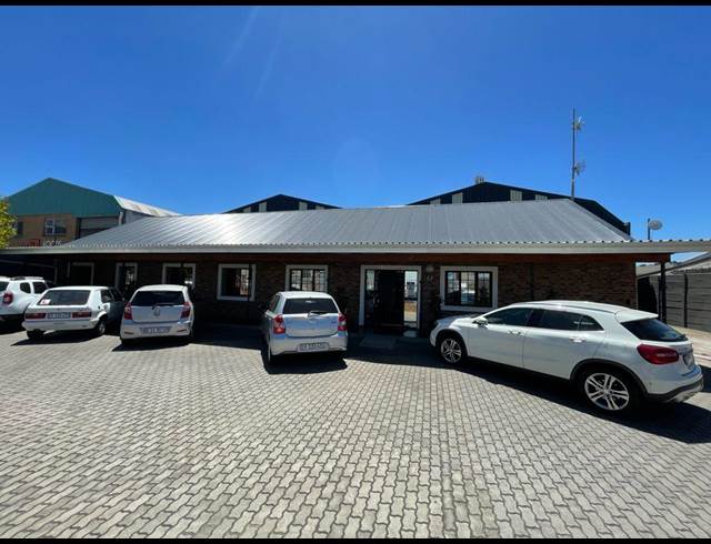 1,443M² WAREHOUSE TO LET IN STIKLAND INDUSTRIAL