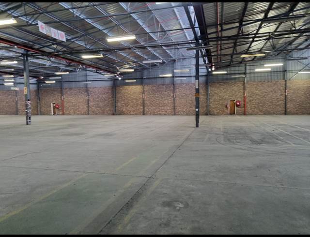 3,492M² WAREHOUSE TO LET IN ROCKY DRIFT