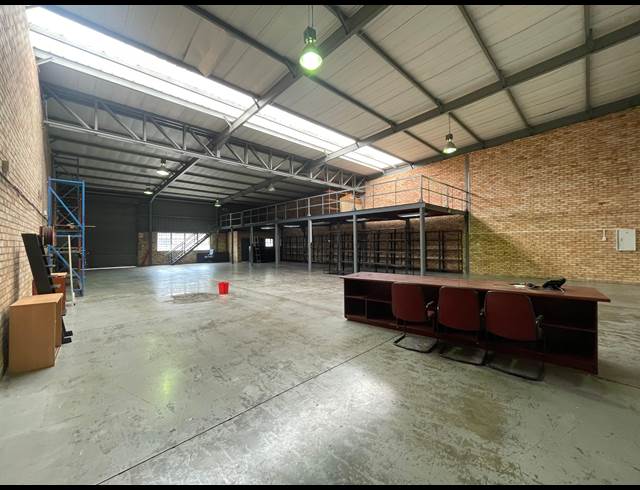 555M² WAREHOUSE TO LET IN RANDJESPARK
