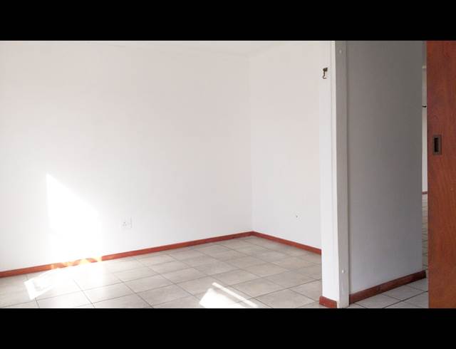 2 bed property to rent in KENILWORTH