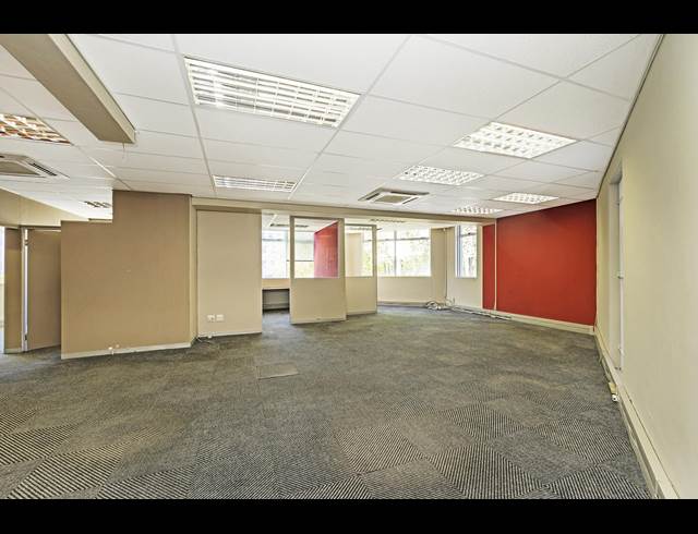 171M² OFFICE TO LET IN TYGER WATERFRONT