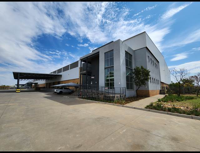 5,860M² WAREHOUSE TO LET IN GOSFORTH PARK