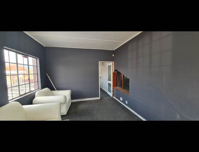 400M² FACTORY TO LET IN WETTON
