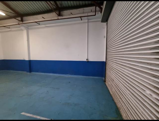 172M² WAREHOUSE TO LET IN STEELEDALE