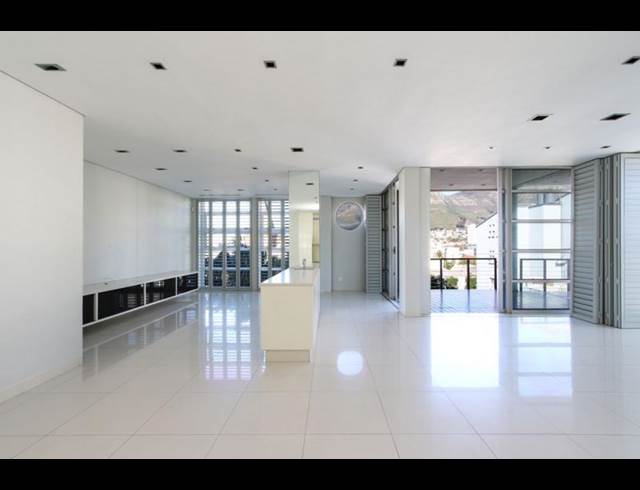 2 BEDROOM PROPERTY TO RENT IN CAPE TOWN CITY CENTRE