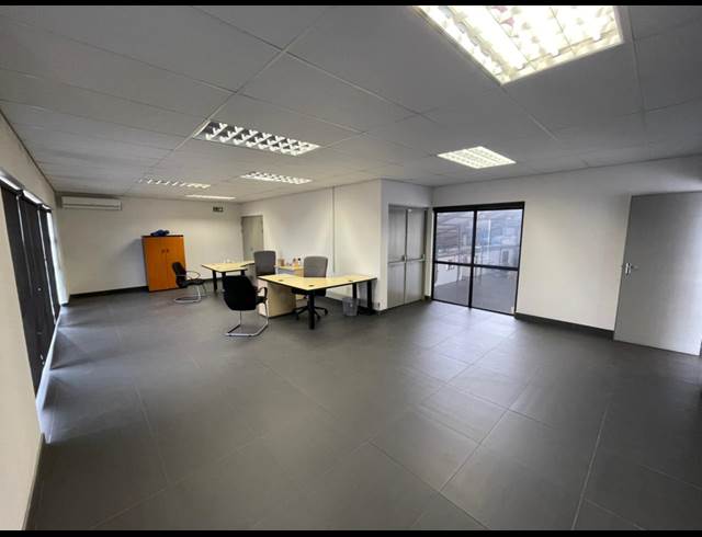 1,900M² WAREHOUSE TO LET IN PAROW INDUSTRIAL