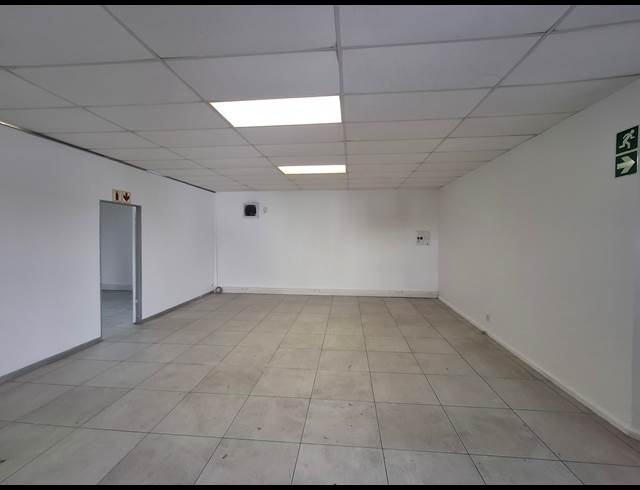 75M² RETAIL TO LET IN VINCENT