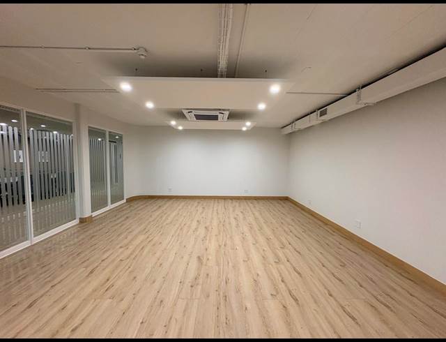 120M² OFFICE TO LET IN HALFWAY HOUSE