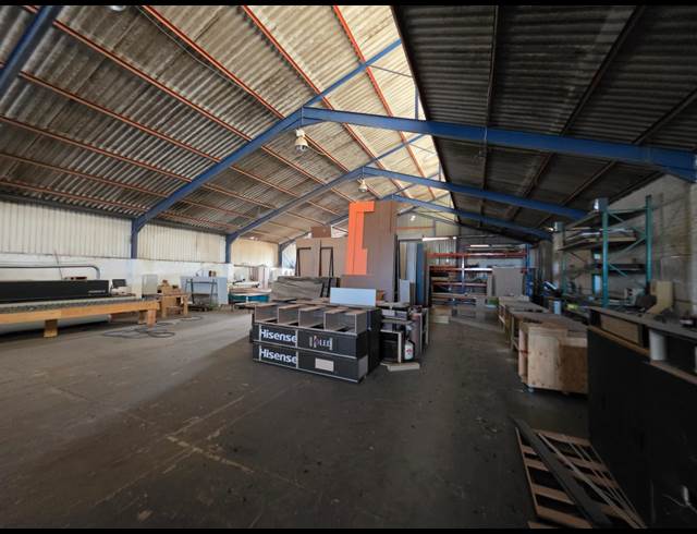 747M² WAREHOUSE TO LET IN STRAND CENTRAL