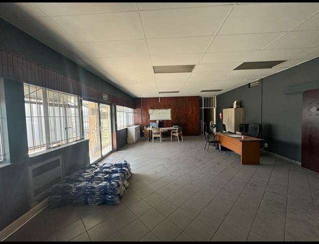 500M² WAREHOUSE TO LET IN TULISA PARK