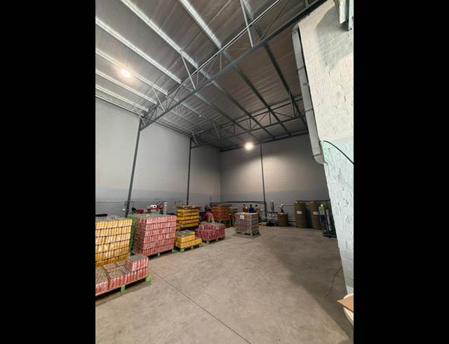 332M² WAREHOUSE TO LET IN STONEWOOD SECURITY ESTATE