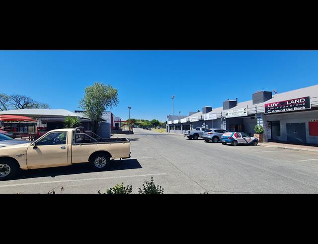 100M² RETAIL TO LET IN FERNDALE