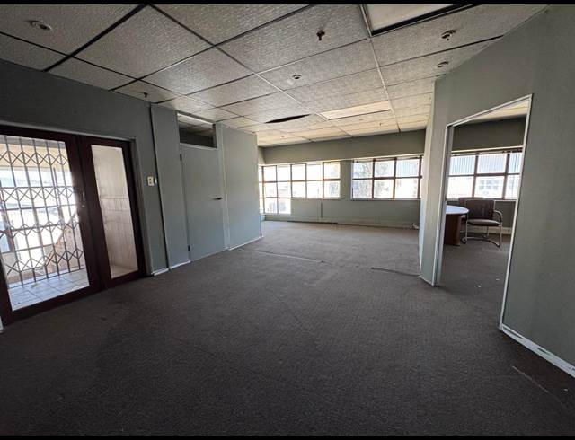 3,563M² WAREHOUSE TO LET IN INDUSTRIA