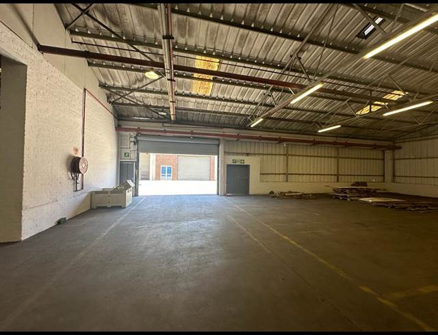 2,805M² WAREHOUSE TO LET IN BELLVILLE SOUTH INDUSTRIA