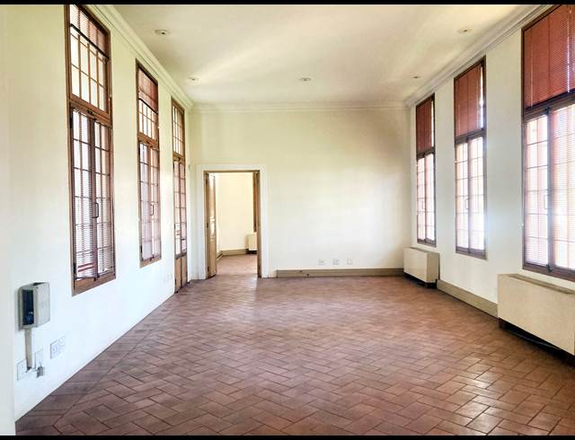 250M² OFFICE TO LET IN PARKTOWN