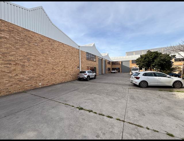 1,152M² WAREHOUSE TO LET IN SAXENBURG PARK 1