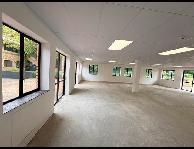 390M² OFFICE TO LET IN VORNA VALLEY