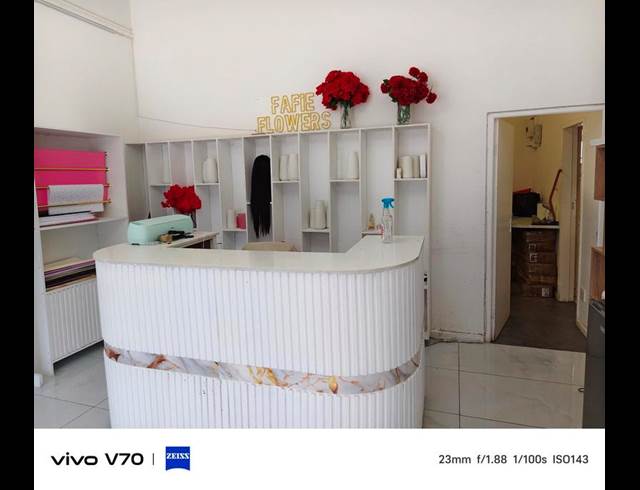 RETAIL PROPERTY TO RENT IN SEA POINT