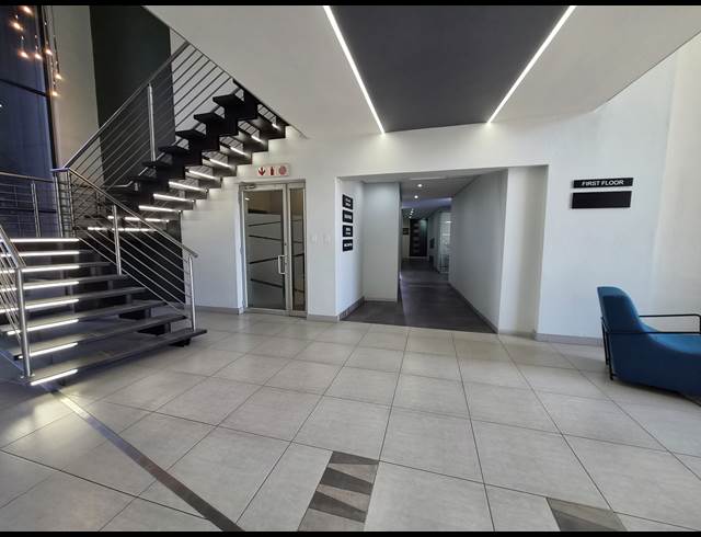 88M² OFFICE TO LET IN HALFWAY GARDENS