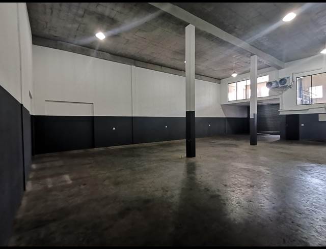 342M² WAREHOUSE TO LET IN POMONA